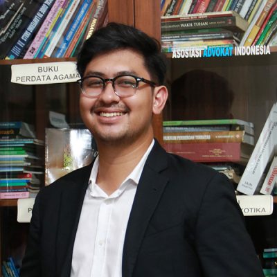 Ahmad Nashir At Thariq, S.H.